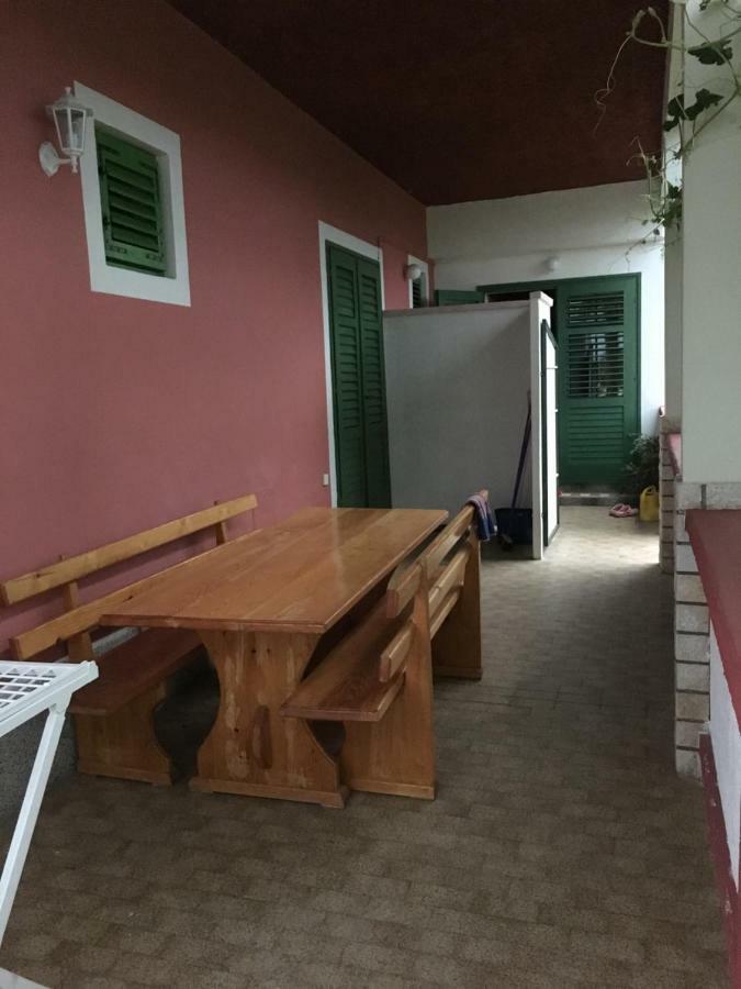 Apartments Ankica Kampor Exterior foto